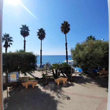 Finestre Sul Mare Villa San Lorenzo al Mare Ruang foto